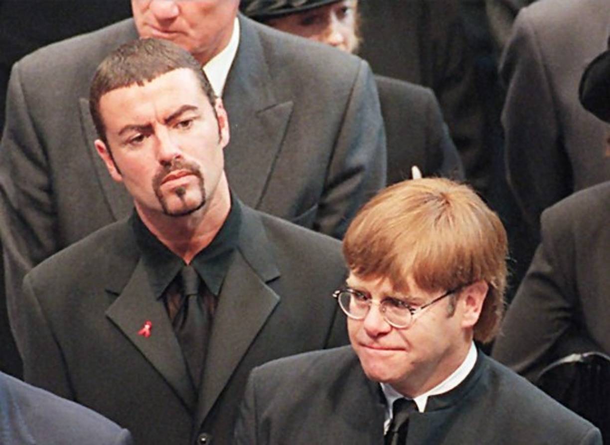 En 1997 participó en el funeral de la Princesa Diana junto a su amigo Elton John.