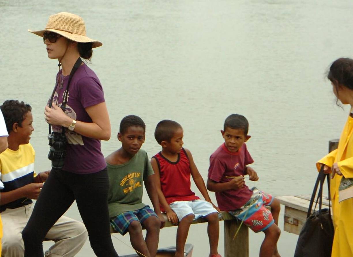 Desde 2008, Catherine Zeta-Jones y Michael Douglas han viajado a Honduras en varias ocasiones. 