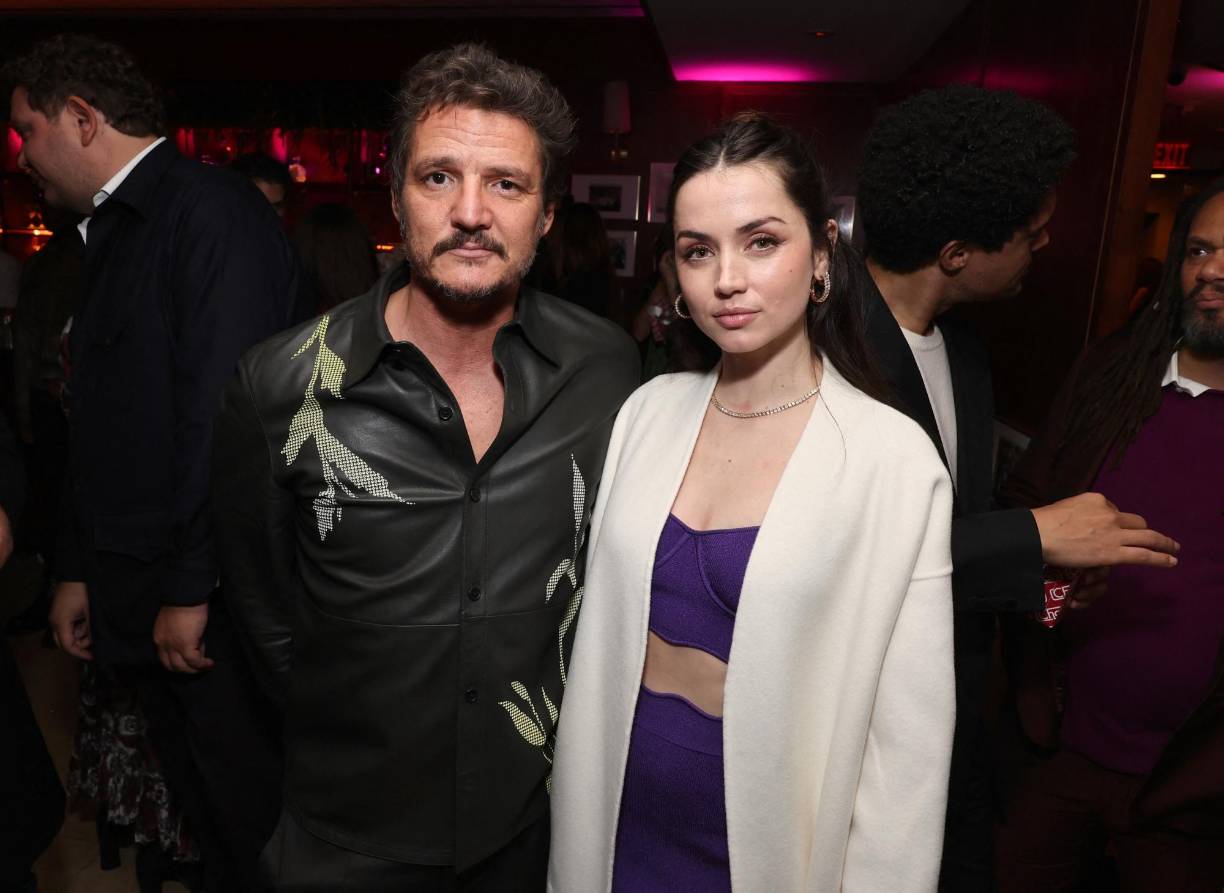 Pedro Pascal y Ana de Armas 
