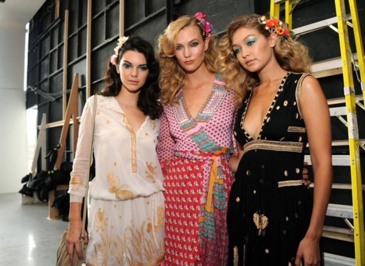 Como el tul contaba con visibles transparencias, los senos de la modelo se han podido entrever a la perfección y, con ellos, su piercing en el pecho izquierdo.<br/>