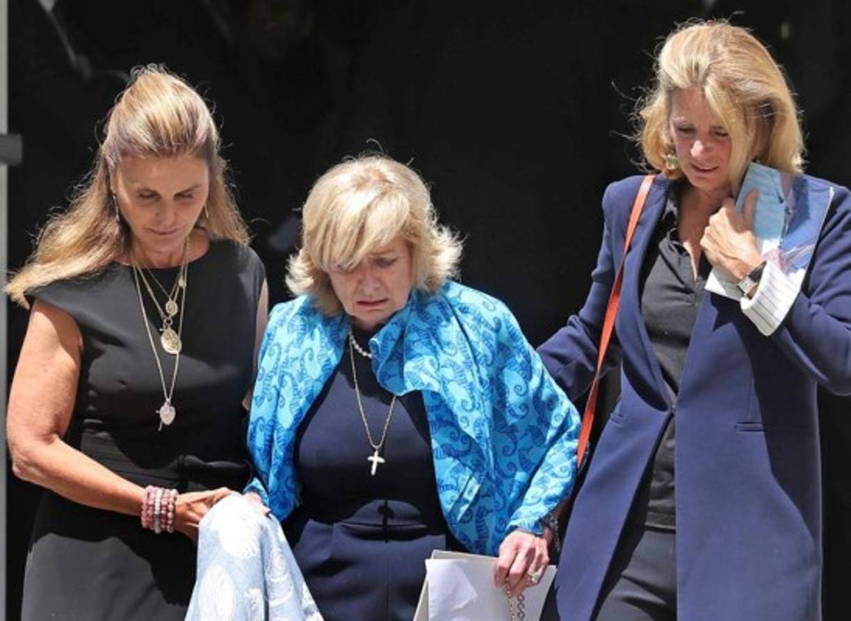 'El mundo es hoy un poco menos hermoso', dijo en una declaración su abuela, Ethel Kennedy, acompañada por la madre de la joven, Courtney Kennedy Hill y Maria Shriver.
