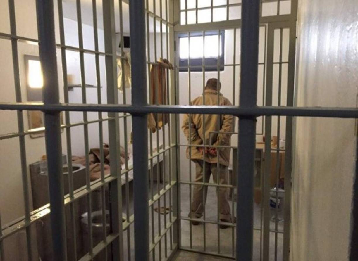 El chapo” tras las rejas. El narcotraficante mexicano Joaquín ‘El Chapo’ Guzmán fue recapturado el 8 de enero en Los Mochis, Sinaloa. Después de dos fugas de la cárcel en 2001 y 2015, la última vez por un túnel de película que llegaba hasta el baño de su celda, la vigilancia sobre el preso #3912 es extrema en la prisión de máxima seguridad de Ciudad Juárez. En prisión, Guzmán es filmado todo el tiempo y fuera de ella su imperio está en disputa.