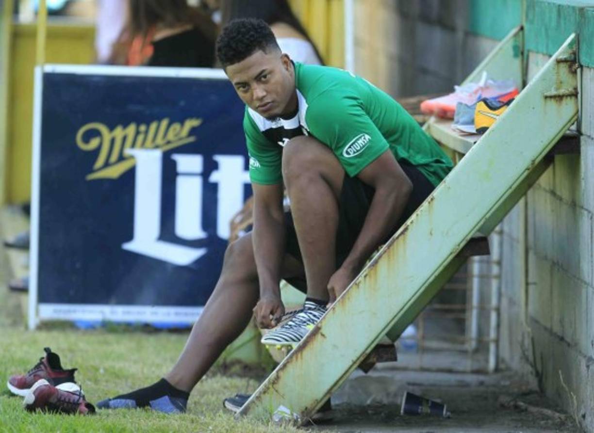 Joshua Vargas: El talentoso mediocampista espera llegar a un acuerdo para renovar con el campeón Marathón.