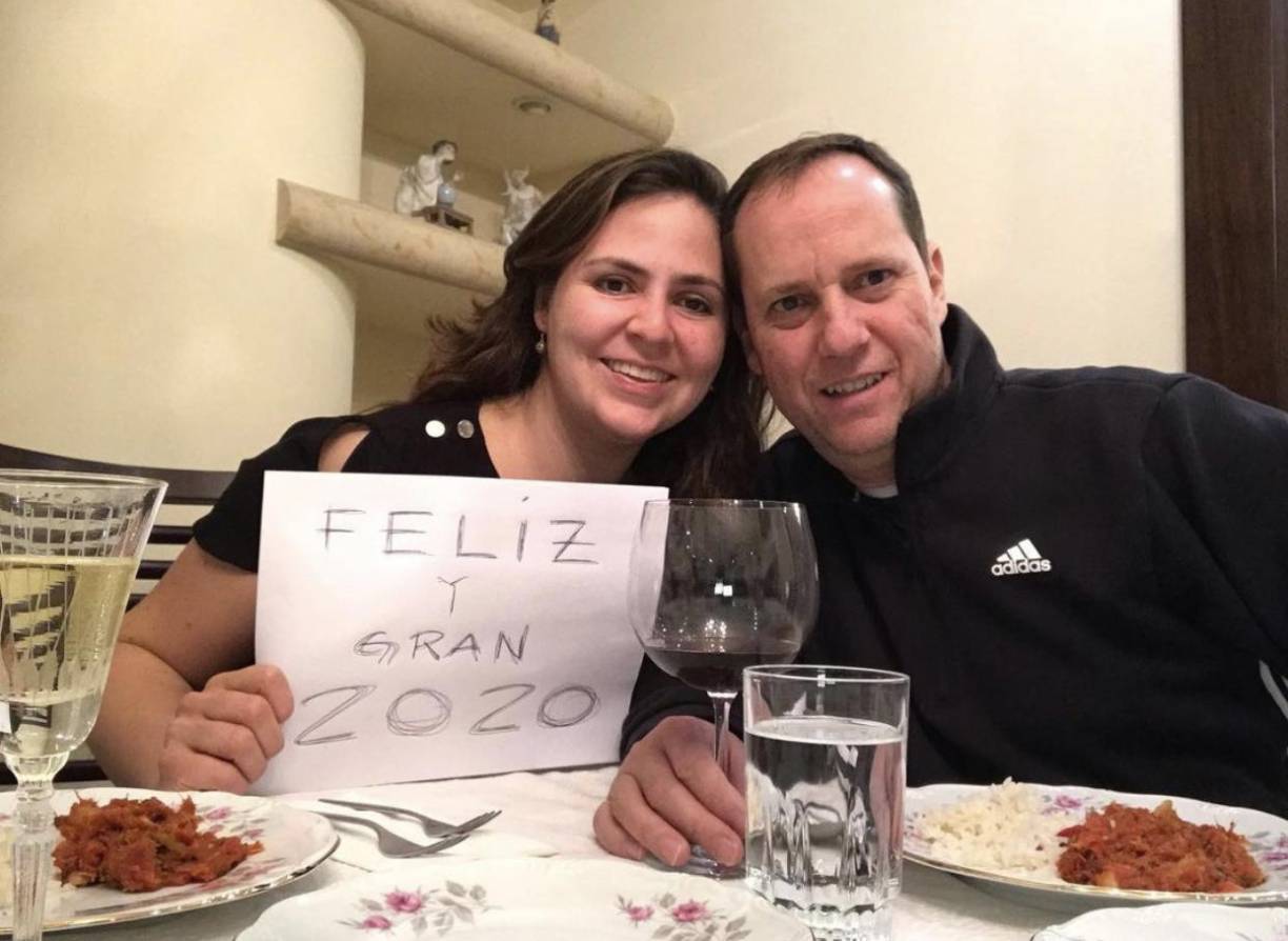 “Yo fui por otros menesteres, a dejarle algo a mi padre y digo: pues es el momento. Me envalentoné”, cuenta el narrador justo antes de afirmar que lo hizo sin el “consentimiento de mis padres”, quienes también los eran de su futura novia.