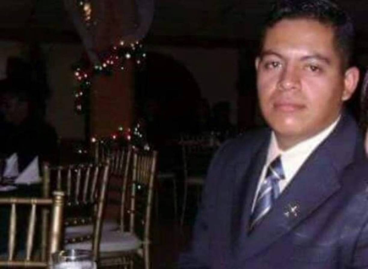 El piloto Olvin Emanuel Flores Meraz recibió diferentes condecoraciones mediante realizaba sus respectivos ascensos de ley.