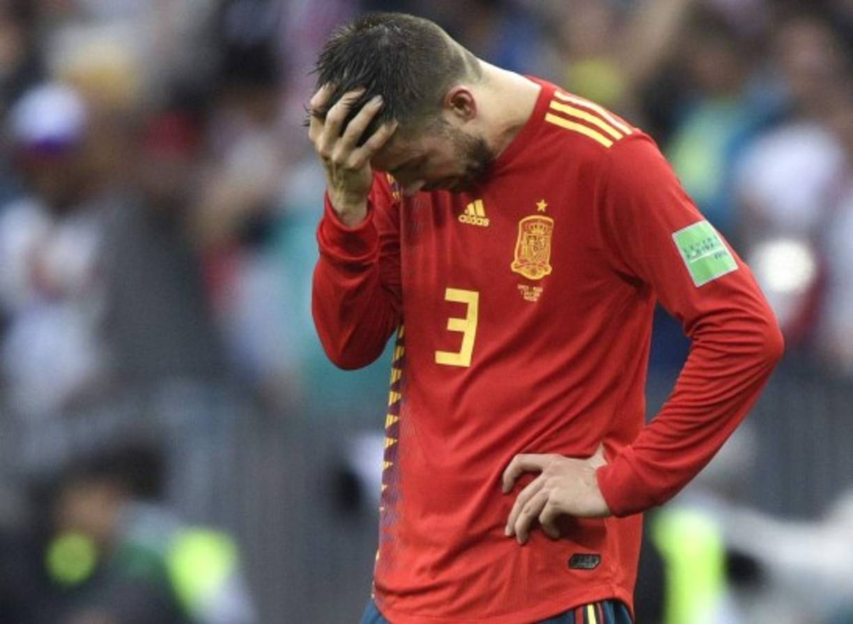 Piqué no podía creer la eliminación y terminó con lágrimas en sus ojos.