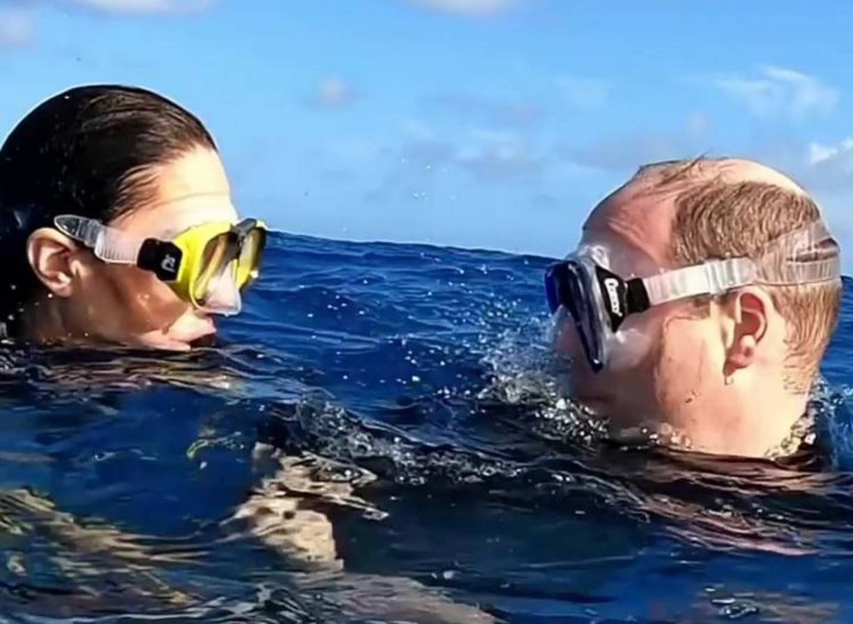 Los duques disfrutaron de una jornada de buceo para apreciar la belleza de la vida marina en las aguas del South Water Caye en Belice.