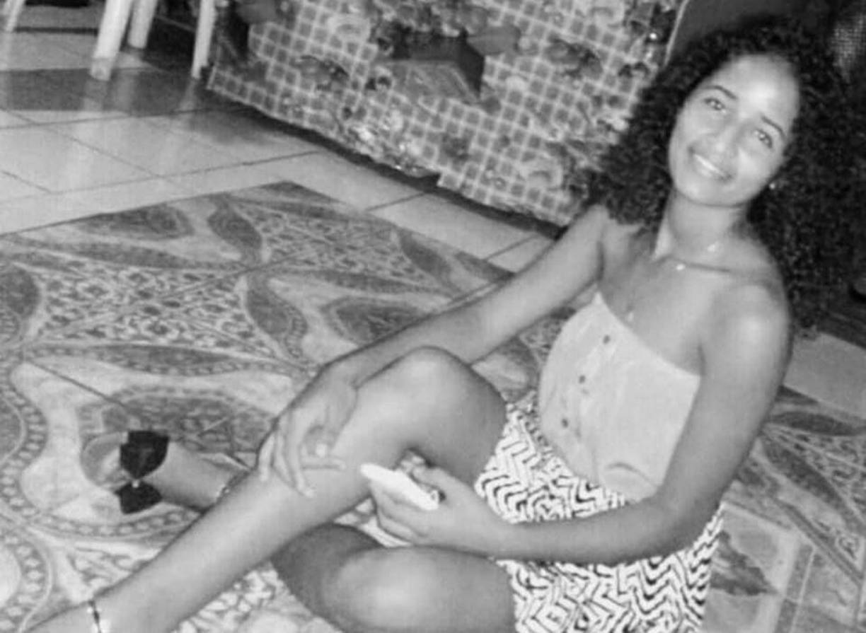 La Policía de Nicaragua busca al nicaragüense Marvin Rodwell Terry McCoy como principal sospechoso de matar a Katry Deshany Putchie Hodgson, de 20 años. 