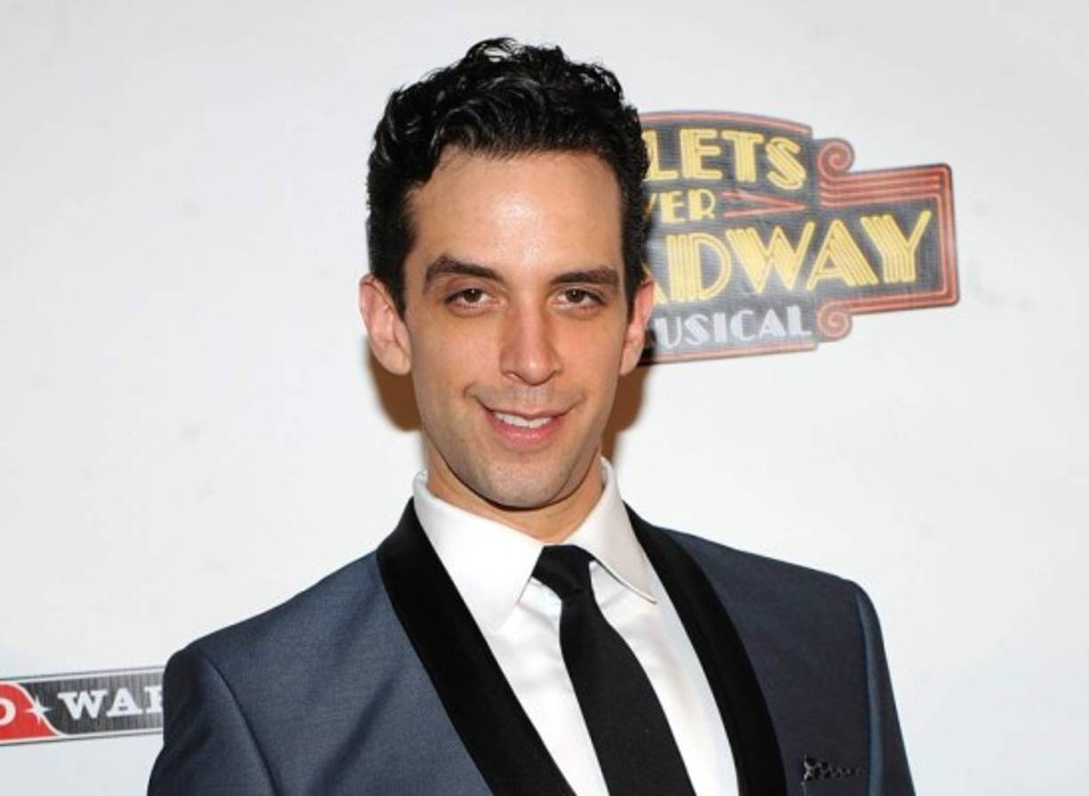 Nick Cordero (41 años):<br/><br/>También víctima de la covid-19, el actor de espectáculos de Broadway murió el 5 de julio tras pasar más de tres meses hospitalizado en Los Ángeles.<br/><br/>Cordero era una figura reconocida en el circuito teatral de Nueva York, a donde llegó años después de nacer en Canadá de padre costarricense.<br/><br/>En 2014 fue nominado al premio Tony -los Óscar del teatro- por su papel en 'Bullets Over Broadway', por el que ganó también un Theatre World Award y un Outer Critics Circle Award.