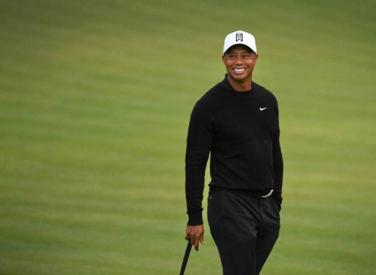 9. Tiger Woods <br/><br/><br/>El famosos golfista estadounidense se embolsó unos 800 millones de dólares en el último año: está en el noveno puesto.<br/>