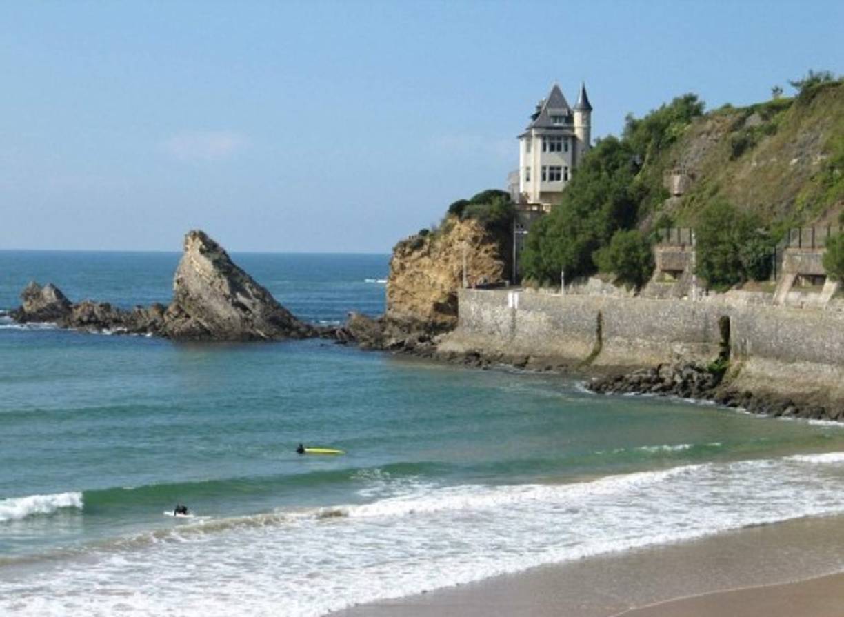 18. La Cote des Basques, en Francia, es considerada la tercer mejor playa de Europa.