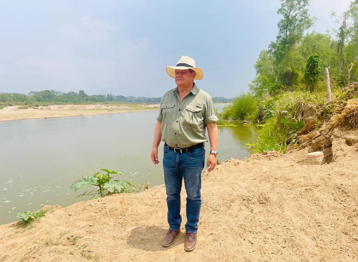 “¡No lograrán callarme! Honduras no es propiedad de dictadores. ¡Resistiremos!”, agregó.