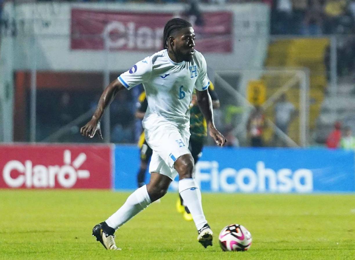 Cristopher Meléndez (Motagua) - El jugador motagüense ha formado parte de anteriores convocatorias en la Bicolor. El ‘Buho’ fue amonestado en los dos juegos ante Jamaica, en Tegucigalpa y Kingston. Es baja por sanción para el primer juego, pero puede estar en la vuelta en Toluca.