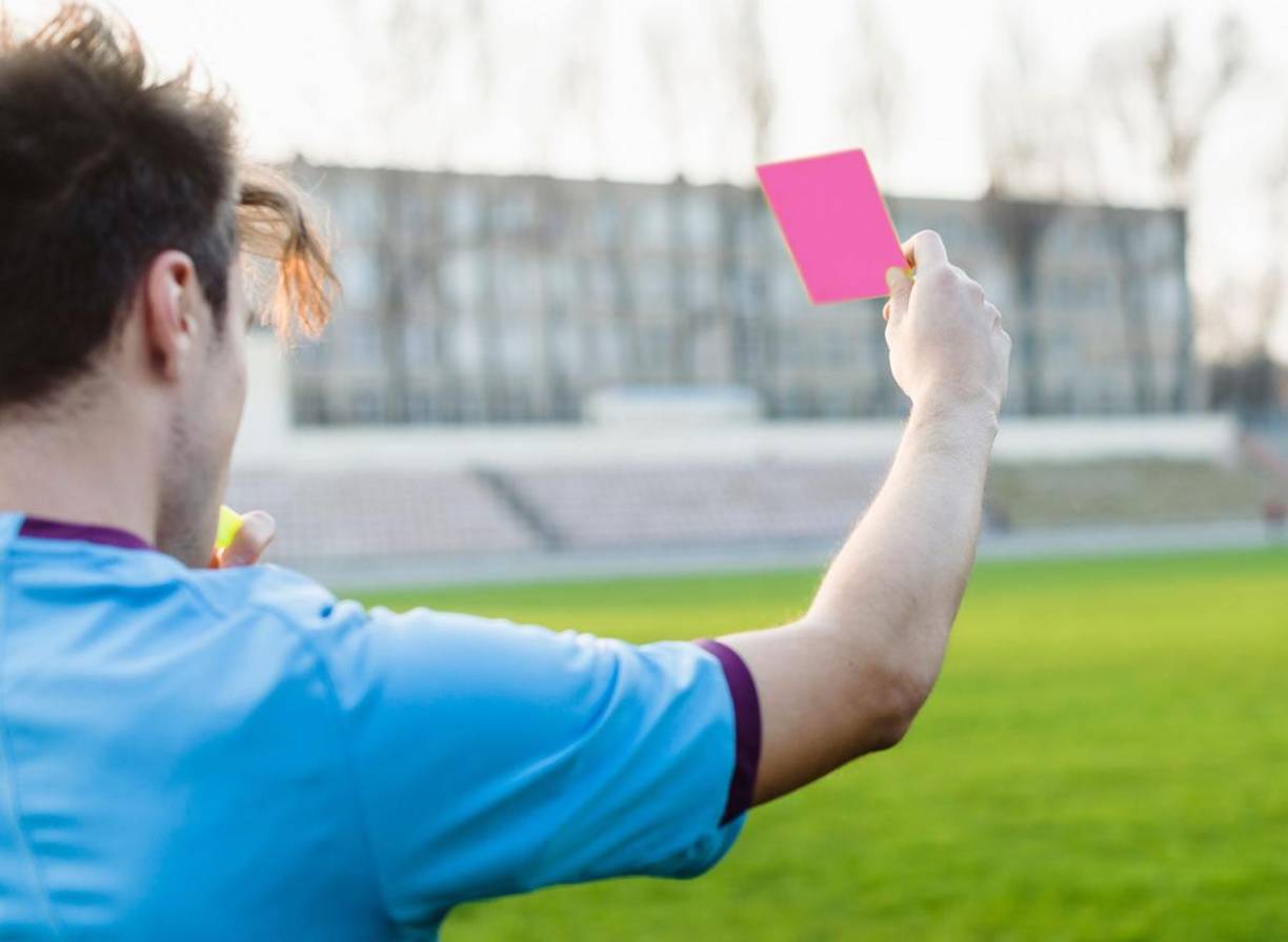 La posibilidad de incorporar este recurso se empezó a pensar en el Mundial de Qatar 2022 y se implementó en varios torneos de FIFA.