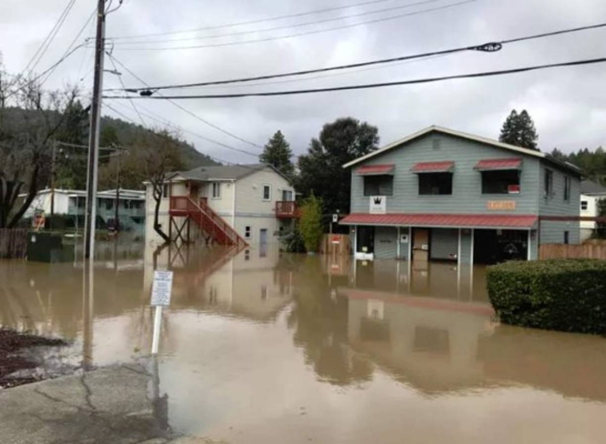 Las autoridades llamaron a los ciudadanos a acatar las órdenes de evacuación.