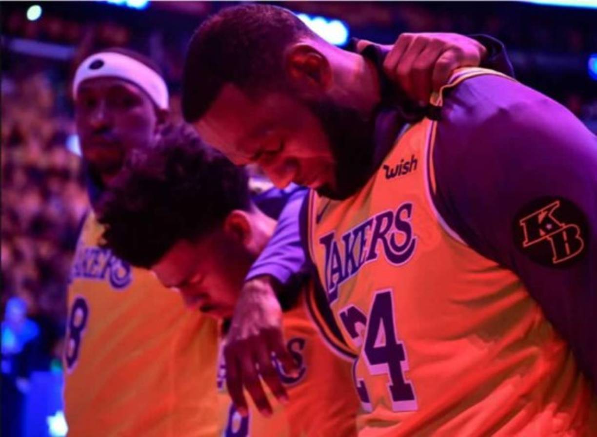 Lebron James también rompió a llorar cuando se entonó el himno nacional de Estados Unidos.