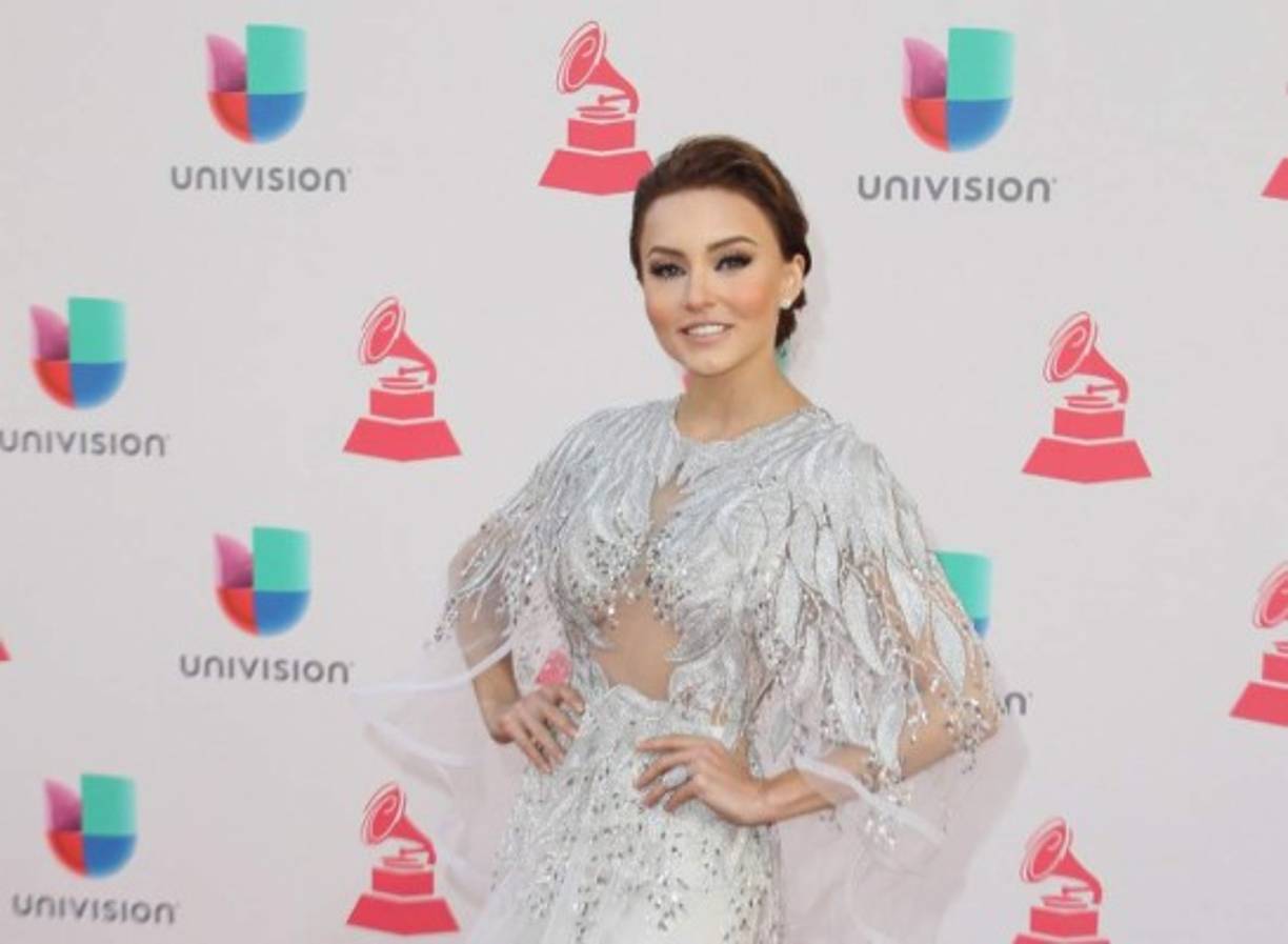La famosa actriz Angelique Boyer.