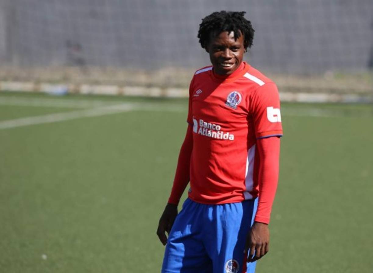 José García: El defensor sería prestado a la UPN por parte del Olimpia. El zaguero jugó en la campaña pasada con el Real de Minas.