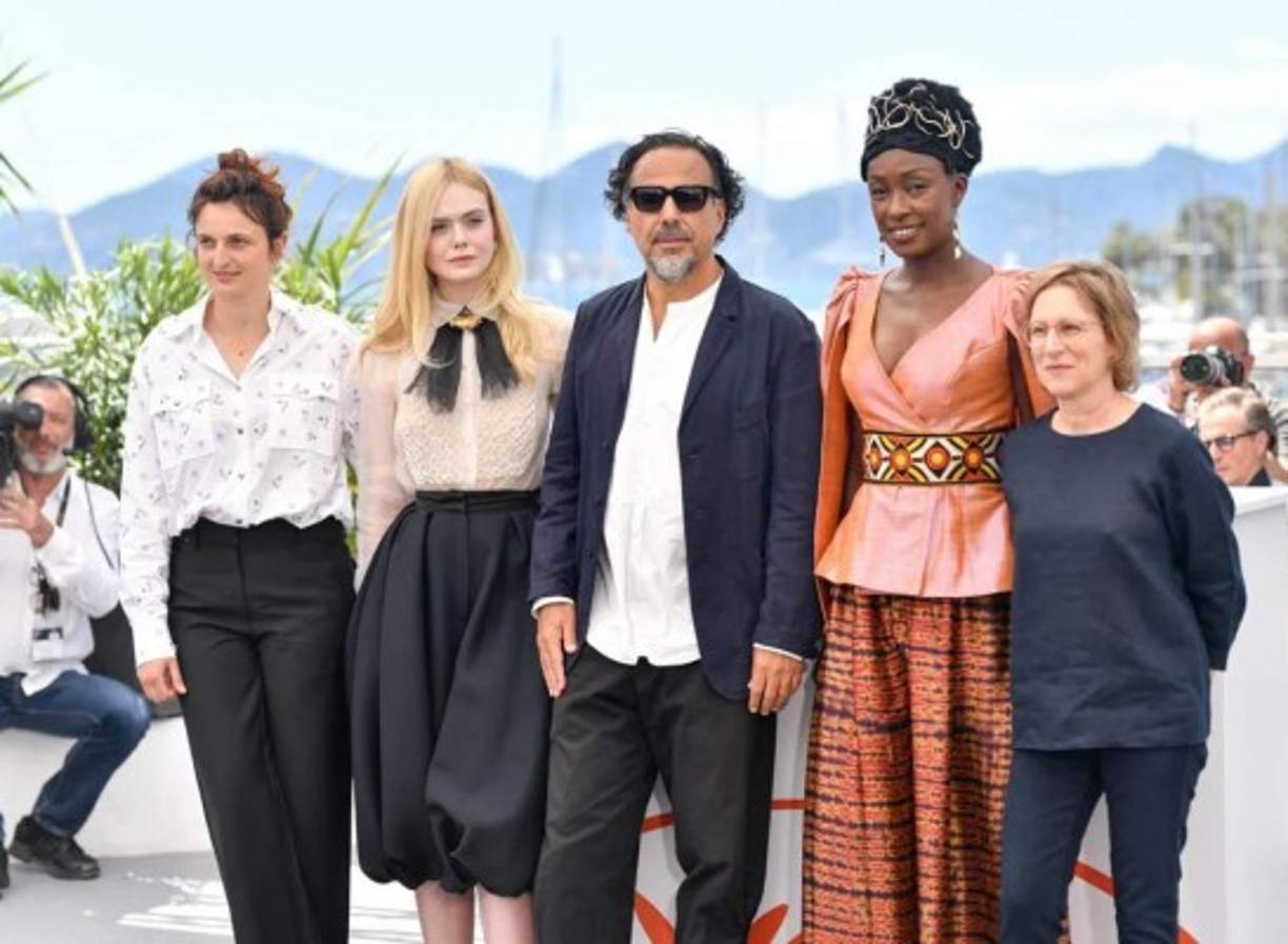 Fanning, de 21 años, es la miembro más joven del jurado, presidido por el cineasta mexicano Alejandro González Iñárritu.