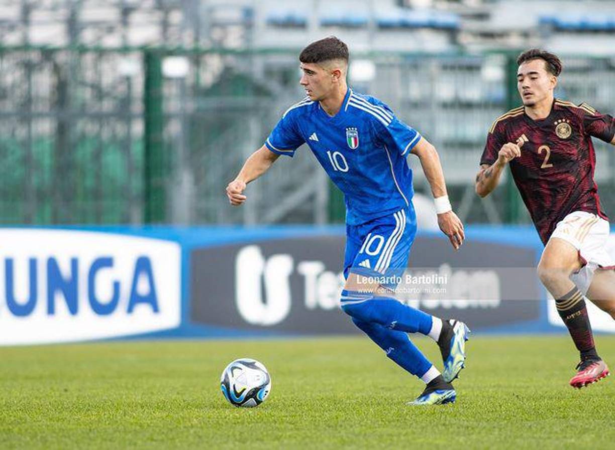 El centrocampista ofensivo no es titular, aunque suele tener minutos en el conjunto de José Mourinho, inmerso en la lucha por los puestos europeos en el Calcio y a un paso de clasificarse a la final de la Liga Europa.