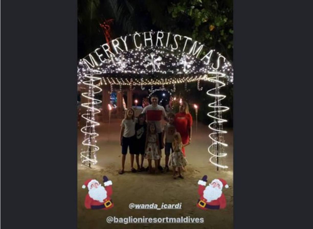 Mauro Icardi, delantero argentino del París Saint Germain, y su esposa Wanda Nara viajaron con sus hijos a Maldivas (Asia del Sur).