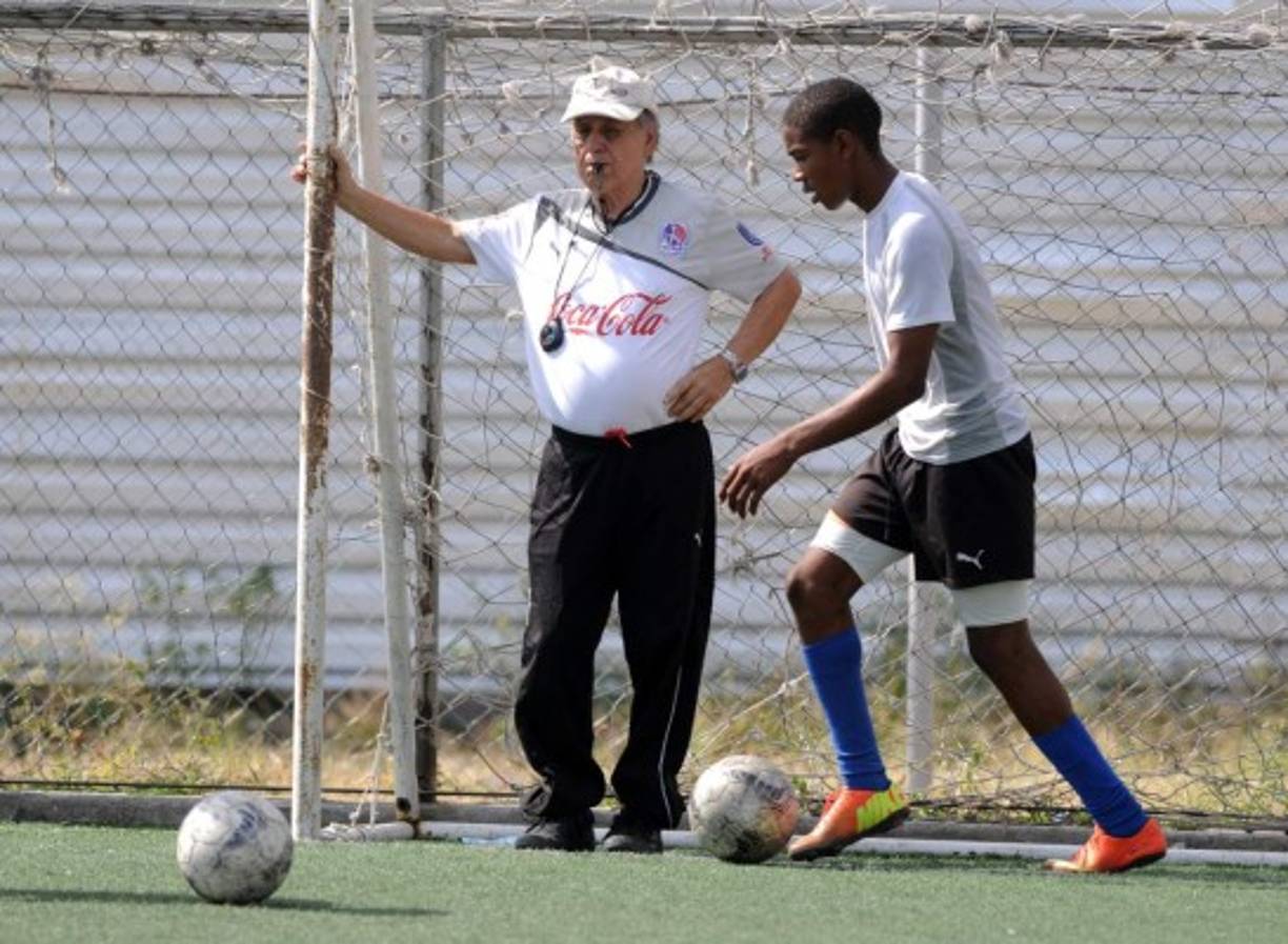 'Chelato' en su etapa con Olimpia en el que conquistó tres campeonatos.