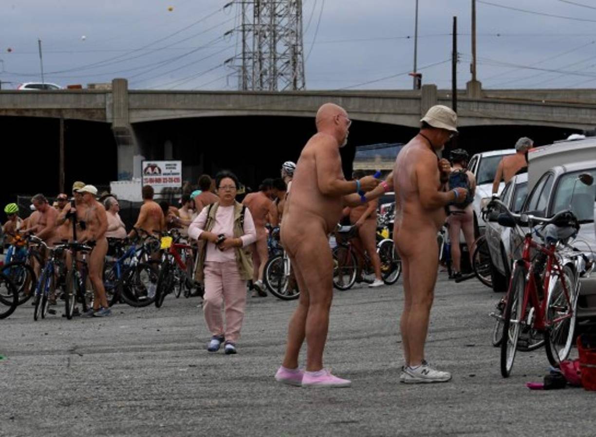 Este sábado 10 de junio se llevó a cabo la rodada nudista 'World Naked Bike Ride' en varias ciudades del mundo.<br/>