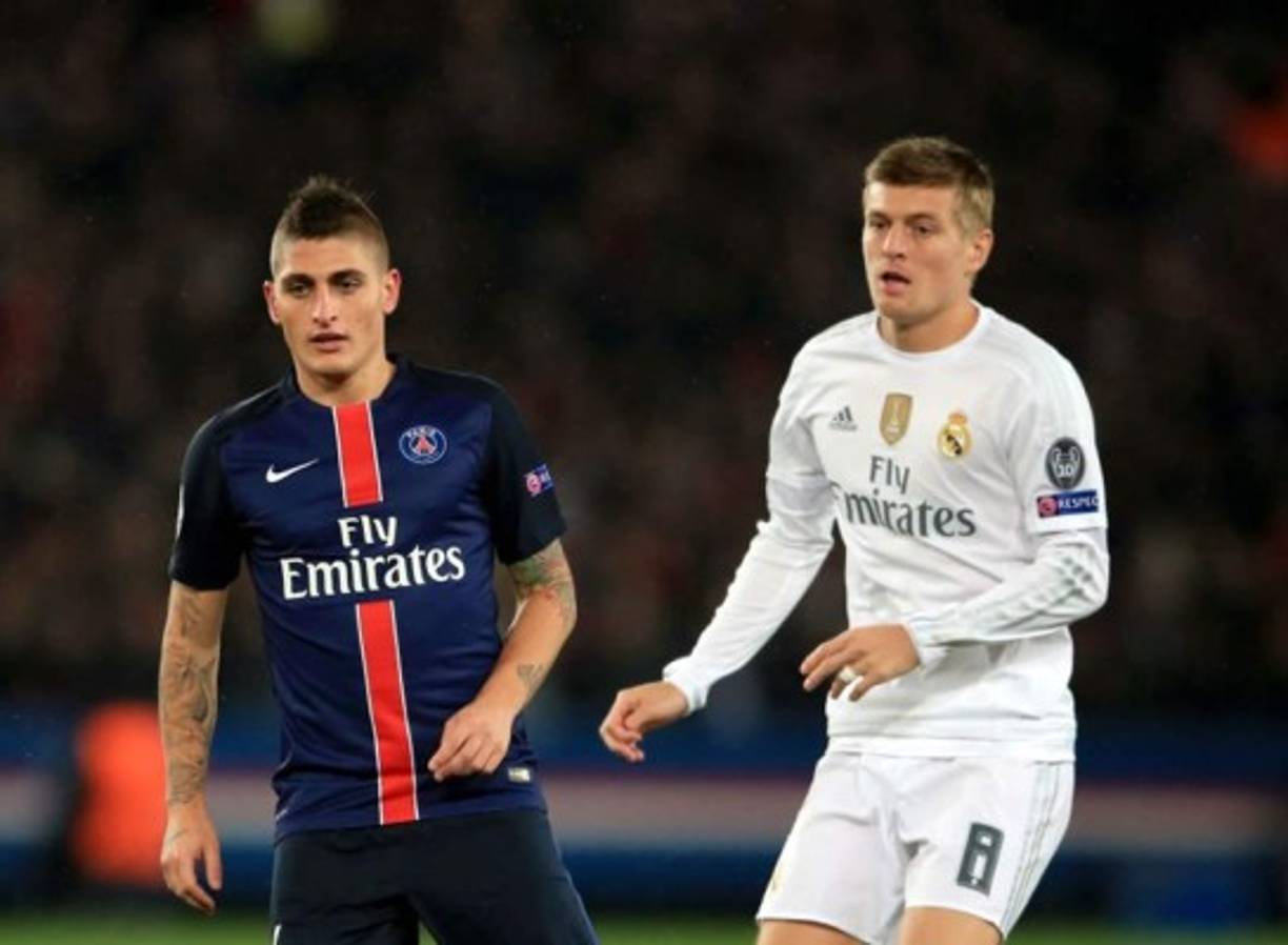 De acuerdo con el diario La Stampa, la Juventus buscaría a los mediocampistas Tony Kroos, del Real Madrid, o Marco Verratti, del PSG, en caso que el Barcelona fichara al argentino Paulo Dybala.