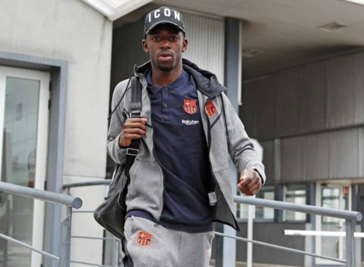 El francés Ousmane Dembélé lleva una vida desordenada en Barcelona y este día se ha revelado todo lo que hace el futbolista fuera de las canchas. Su estilo ha colmado la paciencia en el club catalán ya que aseguran que por todo estos motivos no ha podido destacar en España.