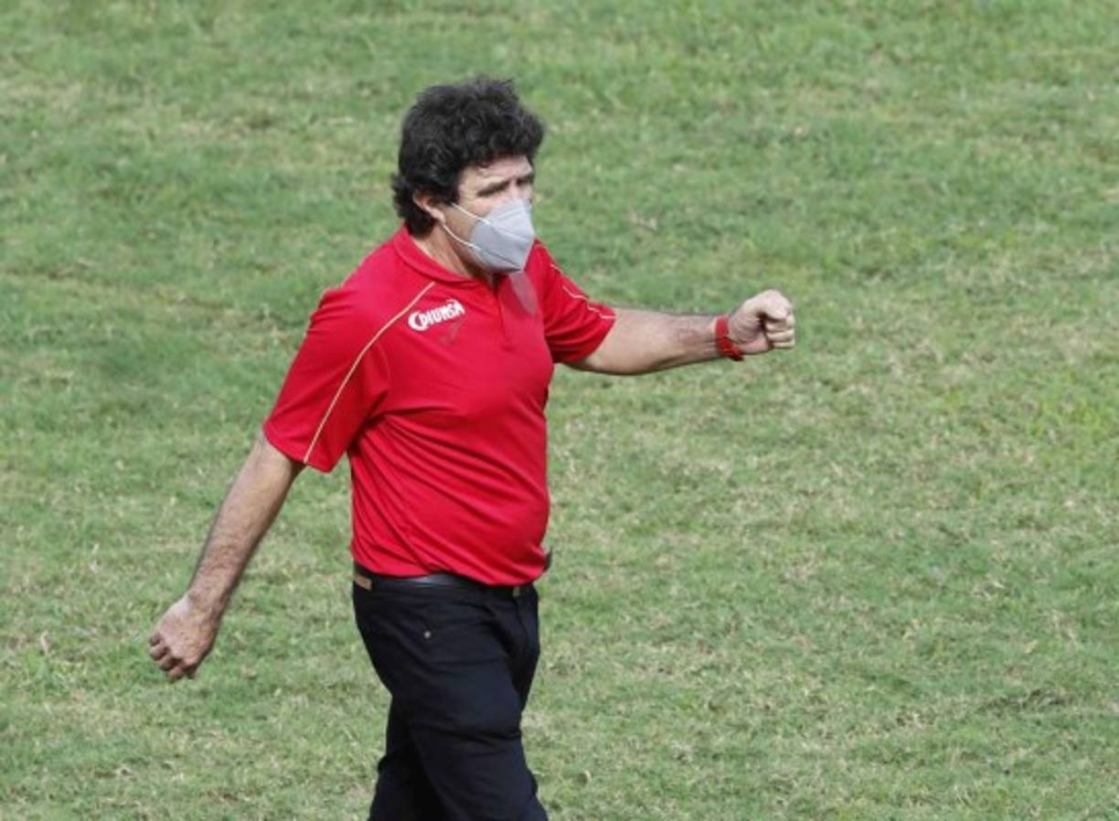 Héctor Vargas, despedido del Marathón, desveló que rechazó una oferta del Municipal de Guatemala por la complicada situación de su contrato en el equipo verdolaga. También descartó llegar al Vida.<br/><br/>“Yo tenía la posibilidad, me llamaron del Municipal antes de que llegara (José) Cardozo porque querían a alguien que conociera Centroamérica, me llamaron y tuve que decir que no porque no estaba clara mi situación y después contrataron a Cardozo. Perdí algunas posibilidades”.