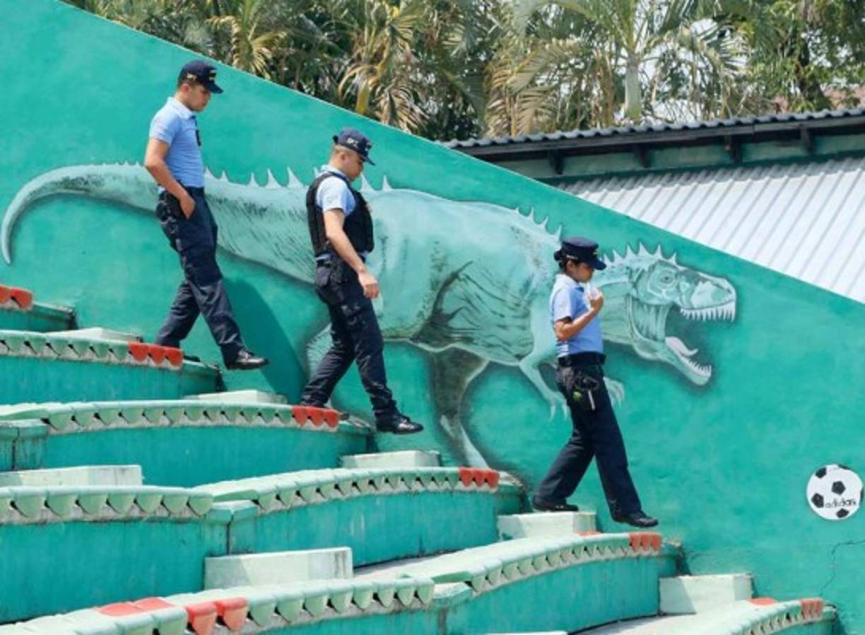 La Policía Nacional se apoderó del Yankel Rosenthal desde horas muy temprana.
