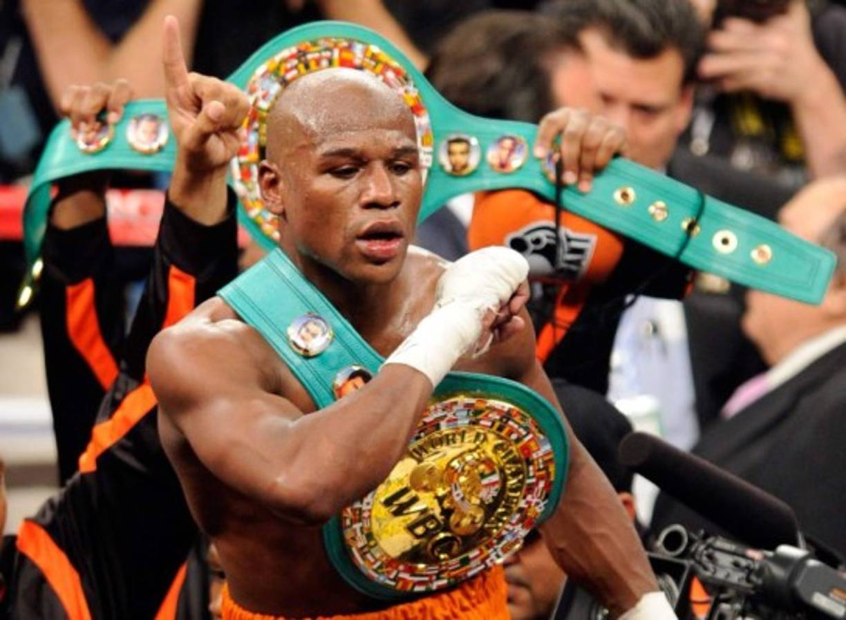 Floyd Mayweather Jr. El boxeador es el más odiado en el mundo del deporte por su poca humildad y presumir la cantidad de dinero que tiene.