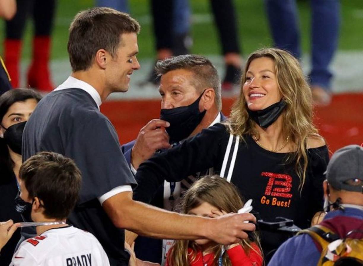 Tom Brady recibió miles de felicitaciones, pero la más especial fue la de su esposa la modelo Gisele Bündchen.