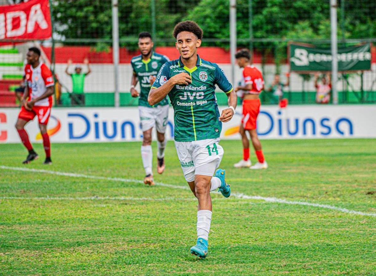 Defensa: Javier Arriaga, sería otro de los elegidos para arrancar ante el Ciclón Azul