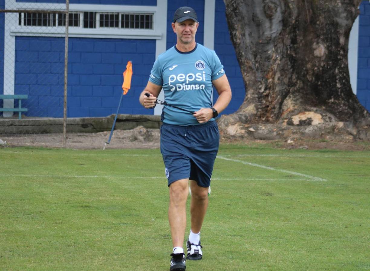 Patricio Negreira - El ’Pato’ también vuelve al Motagua como preparador físico para trabajar junto a Diego Vázquez. El asistente es Júnior Izaguirre.