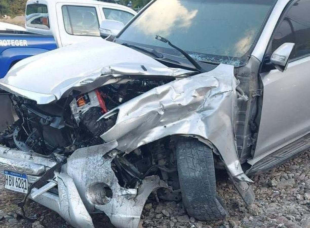 Así quedó el tercer vehículo involucrado en la triple colisión en la carretera CA-4.