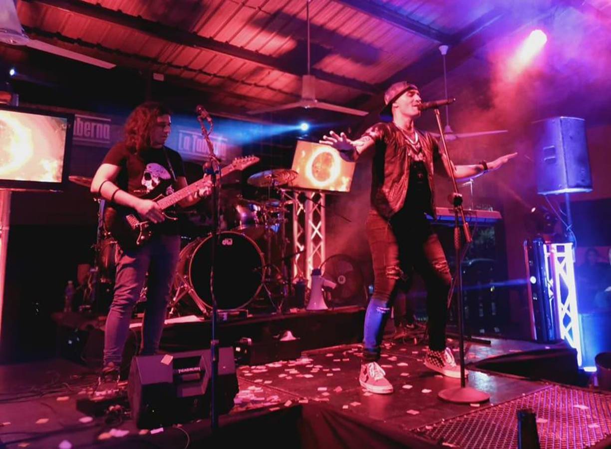 <b>GRAVEDAD CERO </b><br /><br />Este viernes estarán en La Taberna en la 10 Calle, 21 Avenida S.O. de la Colonia Trejo, mientras que el sábado desde las 6:00 pm llegan a Cowboy´s Grill Bar &amp; Restaurante (Frente a la Cervecería) en donde la entrada tiene un costo de L 200, y a partir de las 9:30 pm estarán en El Estadio Food Park.