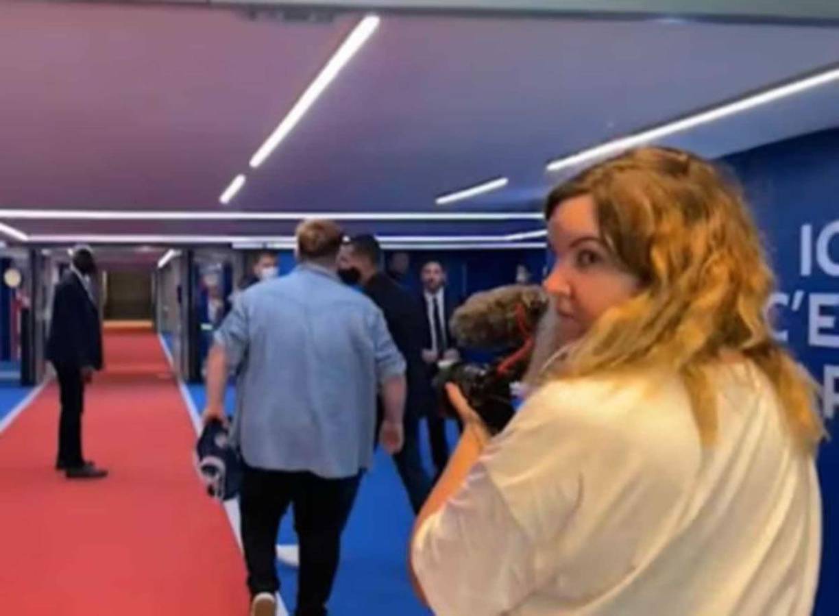 Carmen estuvo una temporada trabajando con el expiloto de motociclismo Jorge Lorenzo en lo que se refiere a imagen y comunicación, y ahora es la Directora de comunicación y producción de KOI, la empresa de e-sports que fundó Ibai Llanos con Gerard Piqué.