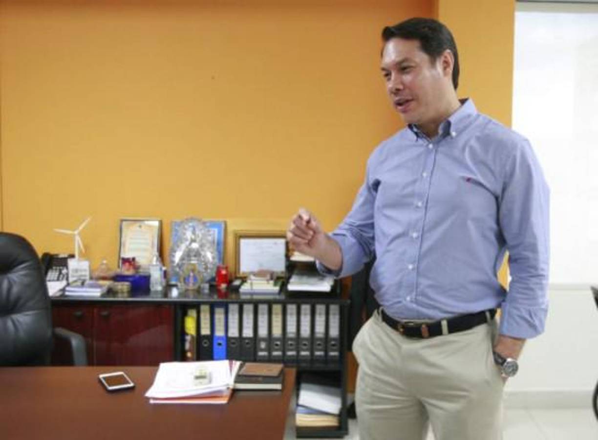 De acuerdo a la cronología de hechos que presenta el CNA, para saldar la deuda, la ENEE y NIE acordaron un plan de pagos, iniciando con una prima de L200 millones, posteriormente se efectuarán ocho cuotas de L63,750,000 millones entre los meses de mayo a diciembre de 2022, completando así la suma de los L710 millones. 