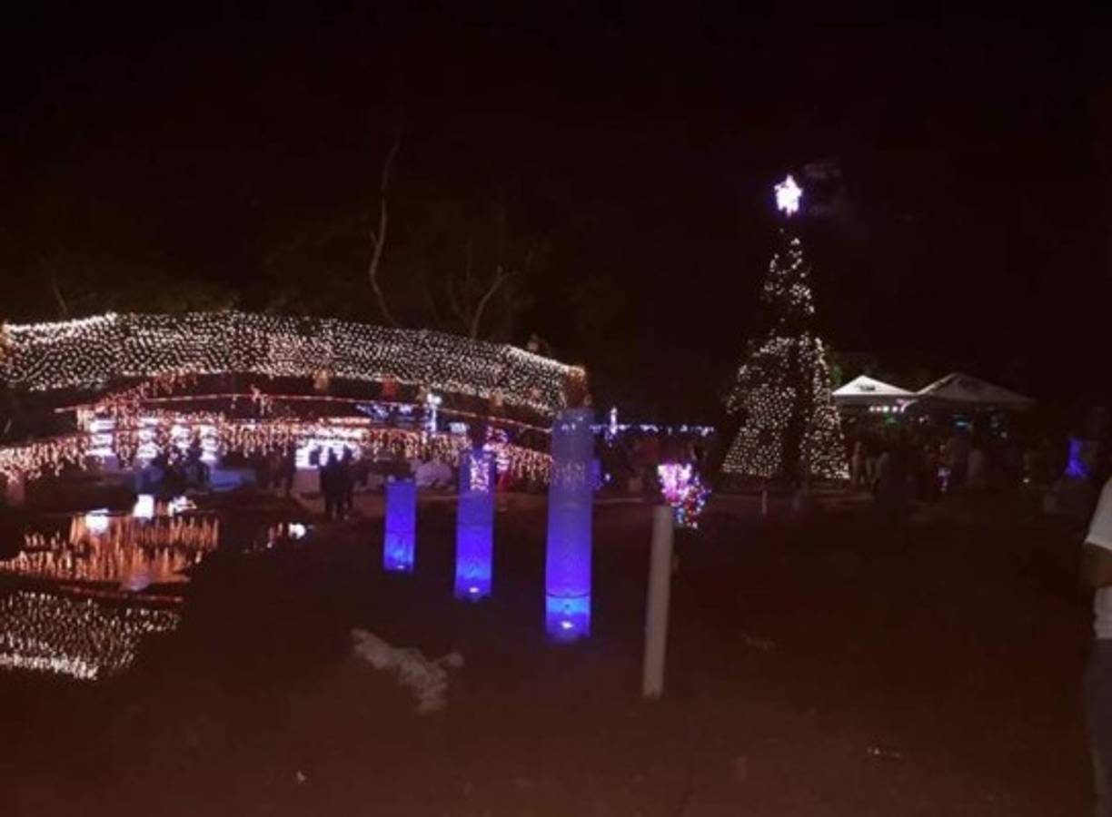 "Muchos son los ciudadanos que acuden a los lavanderos para tomarse la fotografía del recuerdo."