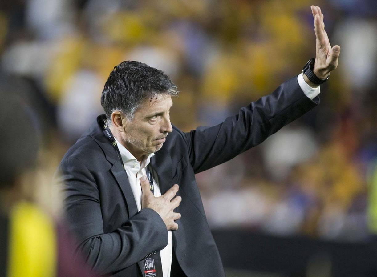 El entrenador uruguayo Robert Dante Siboldi debutó con este gran triunfo en el banquillo de Tigres.