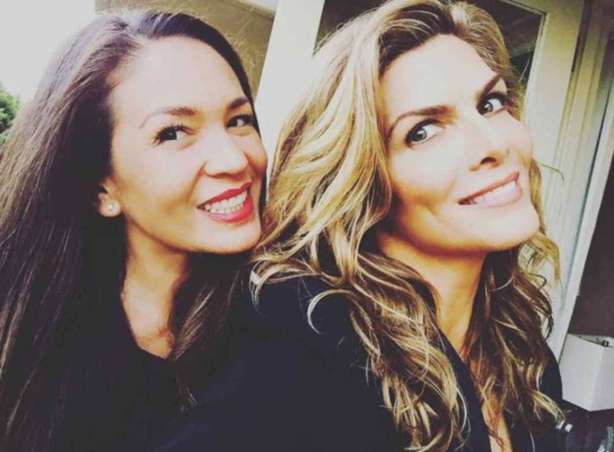 Antes de su relación con Yaya, Montserrat tuvo un romance con su compañera Yolanda Andrade. <a href='https://www.laprensa.hn/fotogalerias/farandula/1341860-411/infieles-veronica-castro-acabo-romance-yolanda-andrade-montserrat-oliver' style='color:red;text-decoration:underline' target='_blank'>Pese a que su relación terminó por una aparente aventura amorosa de Andrade y Verónica Castro.</a> el dúo ha mantenido su amistad.