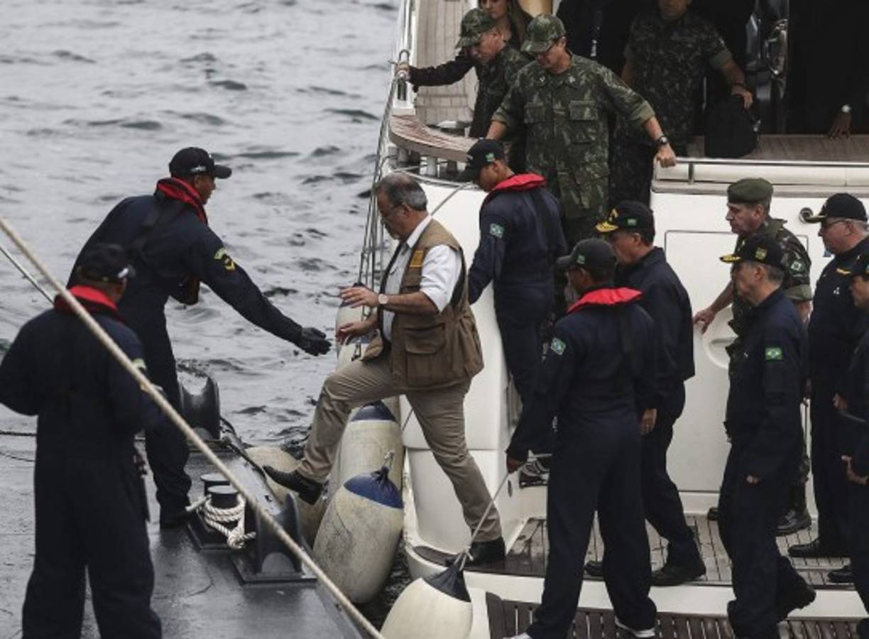 Las autoridades brasileñas supervisan los ejercicios realizados por las fuerzas de seguridad de cara a los juegos olímpicos de Río.