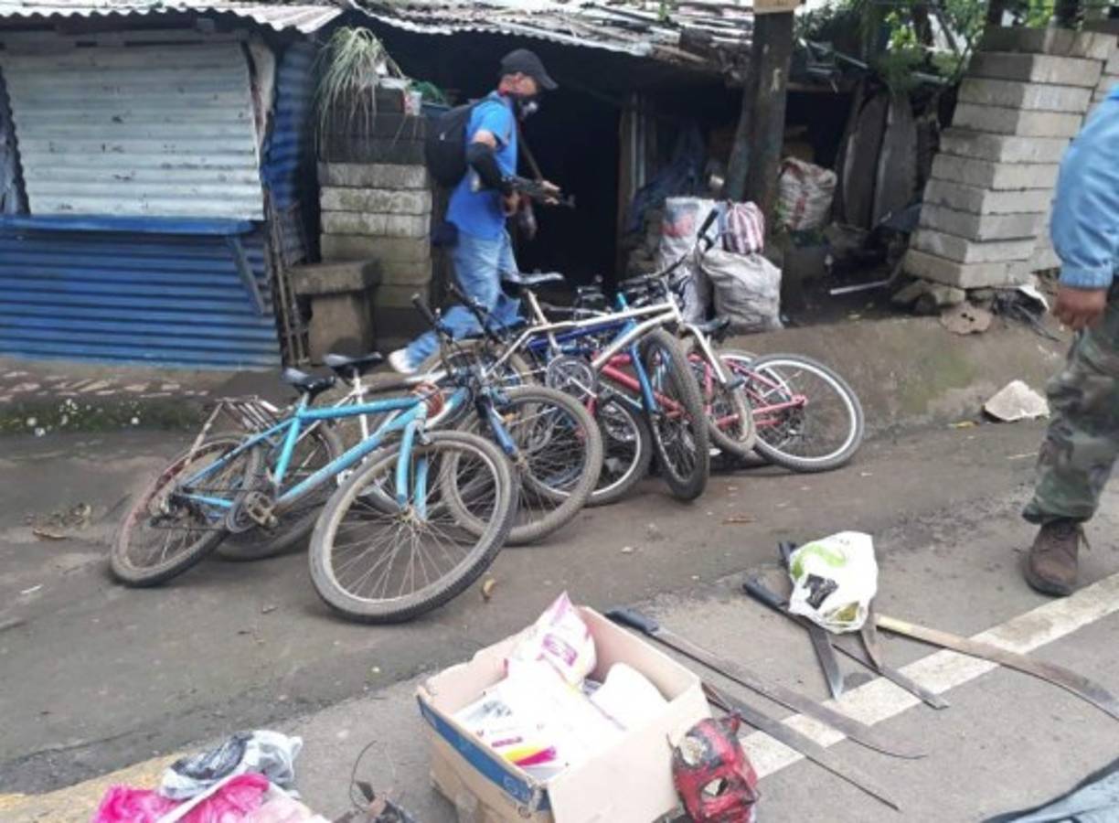 'Están ametrallando las casas de manera irresponsable, el mensaje es que al que saque la cabeza lo matan, es un menaje de terror. Lo que más me preocupa son los niños, mujeres embarazadas y ancianos', dijo el secretario de la Asociación Nicaragüense de Derechos Humanos (ANPDH), Álvaro Leiva./Foto Twitter La Prensa Nicaragua.