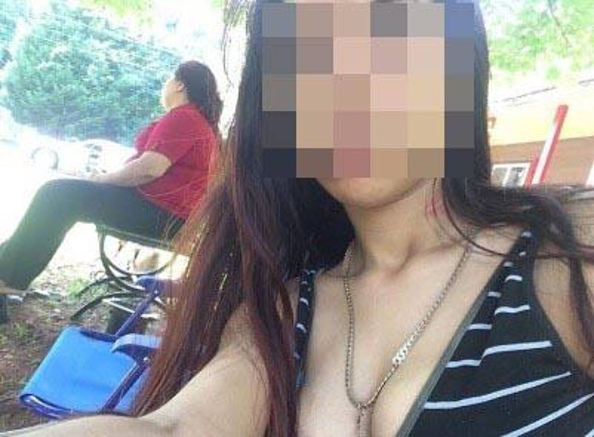 Se supone que los abusos sexuales los cometió en algún momento de entre junio y octubre de 2022 a escondidas de su mujer. 