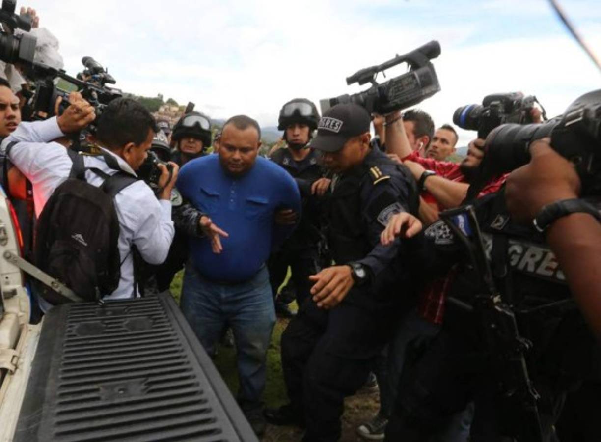 Un juez decidió enviar a Noé Montes Bobadilla, acusado de narcotráfico y pedido en extradición por el gobierno de los Estados Unidos, a la Penitenciarca Nacional de Morocelí, El Paraíso, mejor conocida como La Tolva. Montes Bobadilla salió de la audiencia desarrollada en los juzgados capitalinos y fue remitido de inmediato por agentes de la Policía y Militares hacia ese recinto penitenciario donde permanecerá a la espera de su extradición.