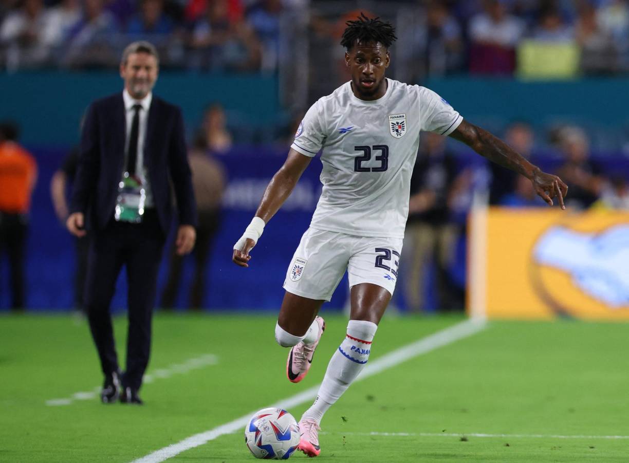 El lateral derecho panameño Michael Murillo fue elegido en el equipo ideal.