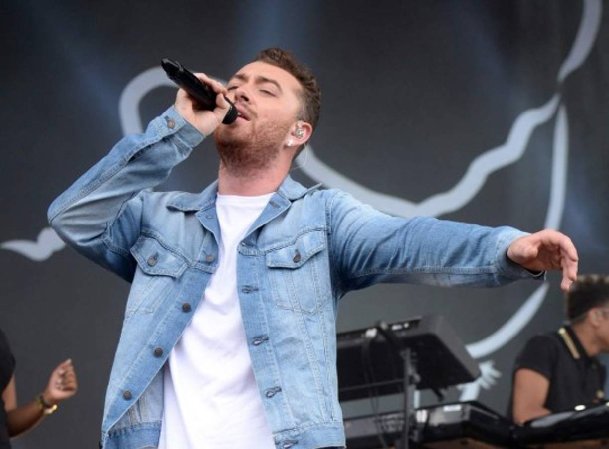 Sam Smith está feliz con su nuevo peso y figura.