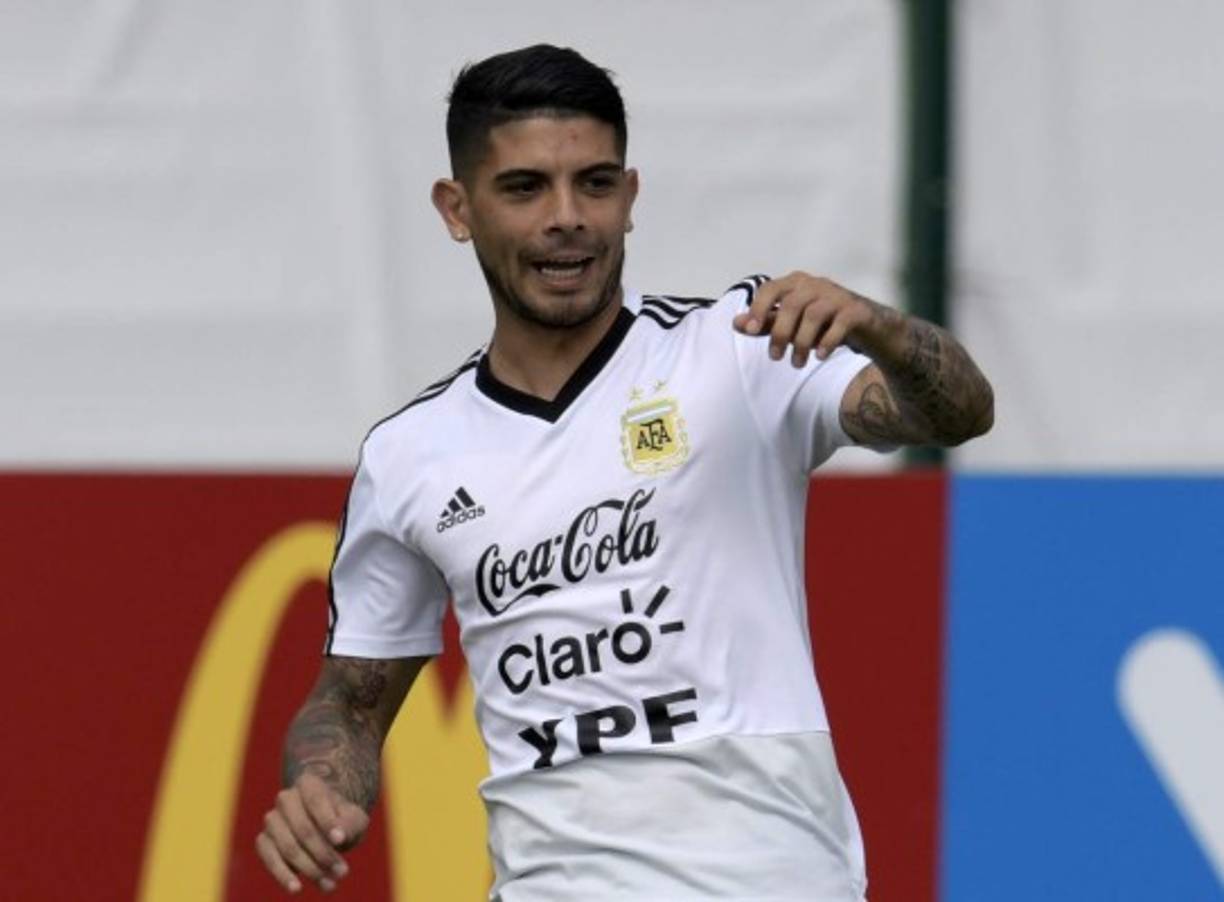 Éver Banega (Mediocampista de contención, hará pareja en el centro del campo con Mascherano)