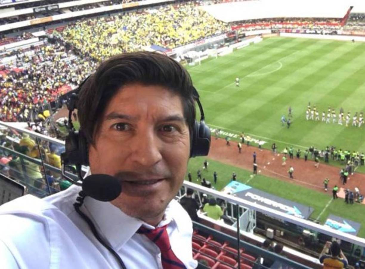 Iván Zamorano: El ex goleador chileno sigue en Televisa Deportes.
